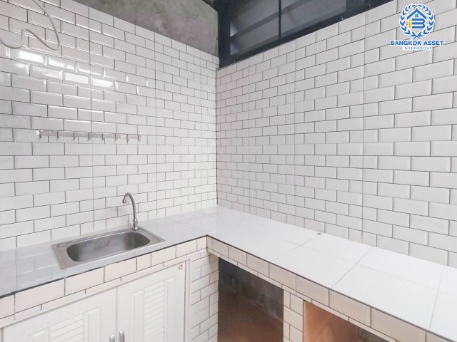 *****ทาวน์เฮ้าส์มือสองย่านกรุงเทพฯ ม.เดอะฟรอนท์ วัชรพล เนื้อที่กว้างขวางมากถึง 20.40 ตร.ว. ฟังก์ชัน 3 ห้องนอน 3 ห้องน้ำ ที่จอดรถ 1 คัน พร้อมเข้าอยู่ แถมฟรี! เครื่องปรับอากาศ 2 เครื่อง บนทำเลแห่งการเดินทาง เชื่อมต่อจุดขึ้นทางด่วน "วัชรพล" จองเลย!